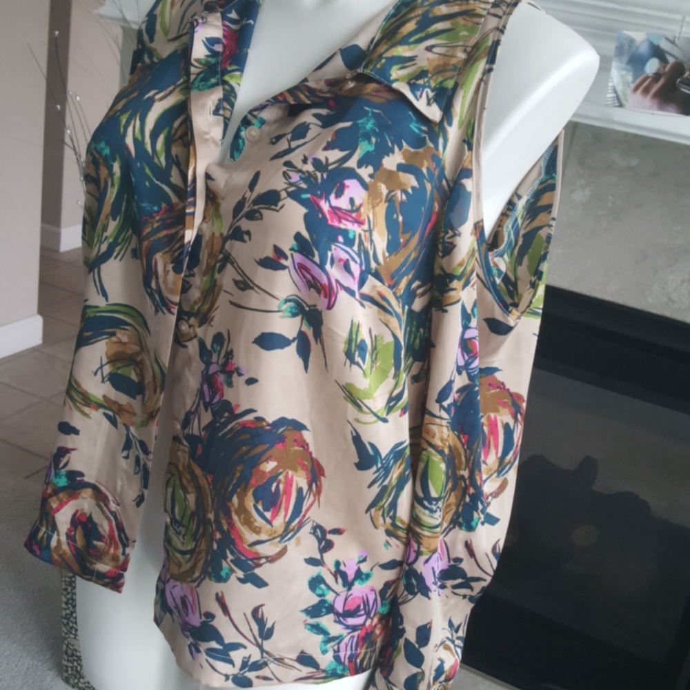 Allen B. by A. Schwartz. Cold shoulder blouse. L